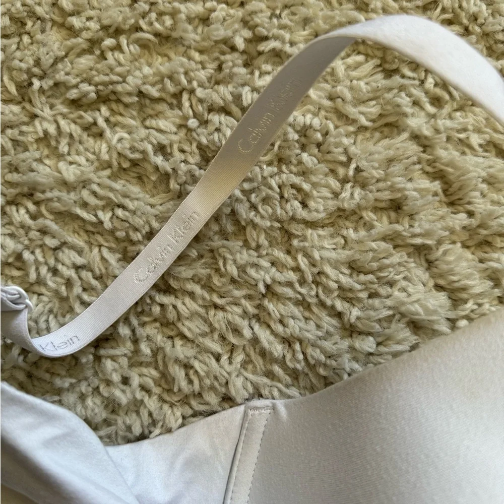 Calvin Klein White Underwire Lightly Padded Bra 36DD